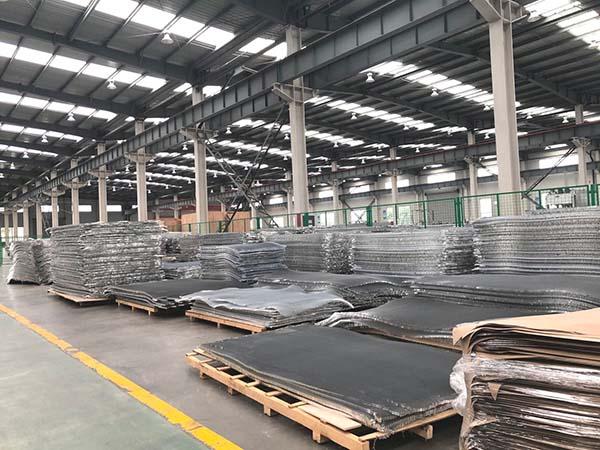 ماژول سازی دو قطعه تجهیزات اسپری چسب برای صادرات راحت 4