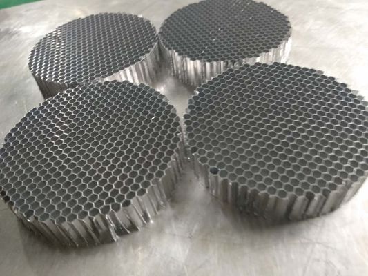 30mm Dia دایره ای آلومینیوم Honeycomb Louver برای تجهیزات ژنراتور اکسیژن