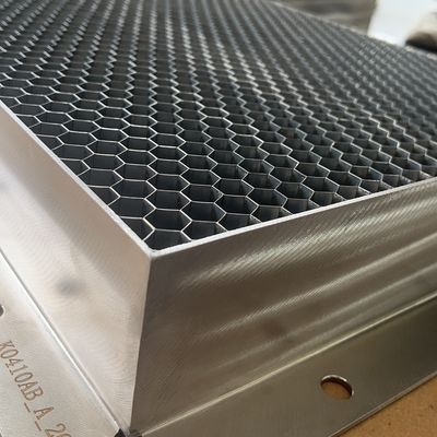 60mm ضخامت 304 فولاد ضد زنگ هسته عسل قدرت بالا