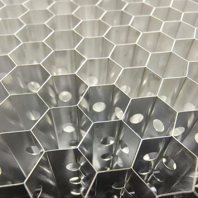 سوراخ های سوراخ شده آلومینیوم Honeycomb هسته طول طرف 5.5mm