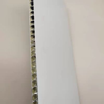 پنل های عسل FRP سازگار با محیط زیست 1600x2150mm قدرت مکانیکی بالا